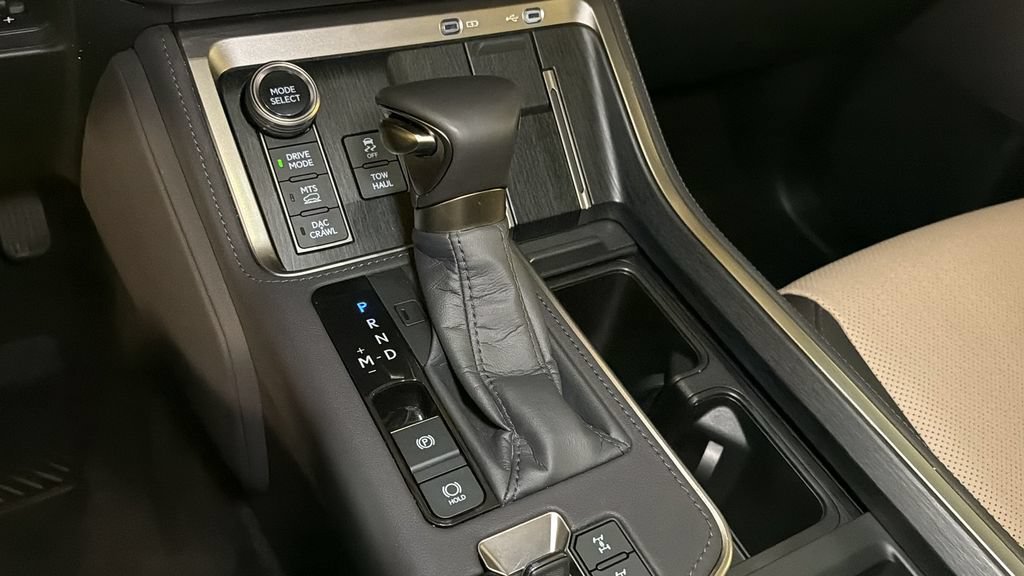 Certified 2025 Lexus GX 550 AWD/4WD image 31