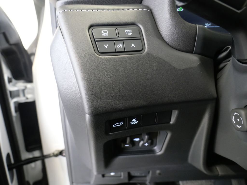 Used 2025 Lexus LX 700h Overtrail image 13