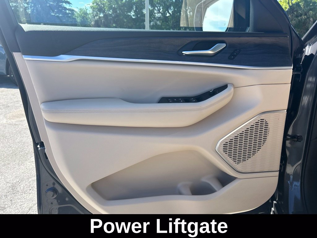 Certified 2025 Jeep Grand Cherokee L Limited w/ Luxury Tech Group II AWD/4WD image 35