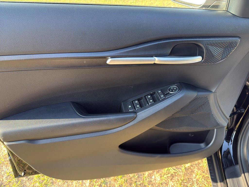 New 2026 Kia Seltos LX FWD image 9