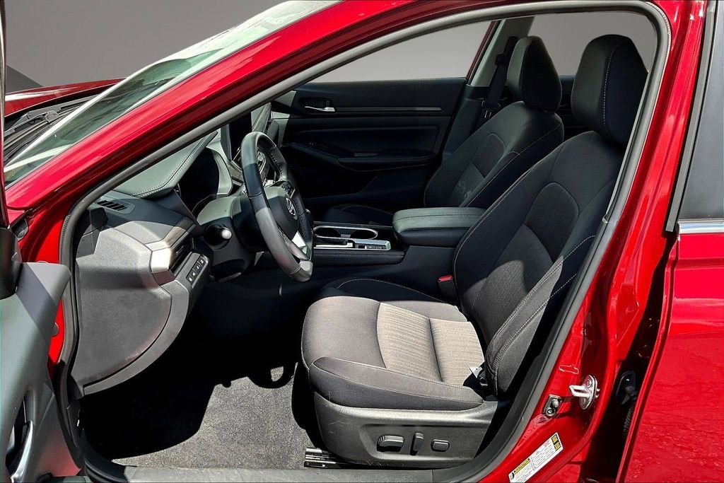 Certified 2024 Nissan Altima 2.5 SV w/ SV Premium Package AWD/4WD image 21