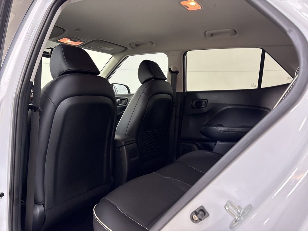 Used 2023 Hyundai Venue Limited w/ Cargo Package image 17