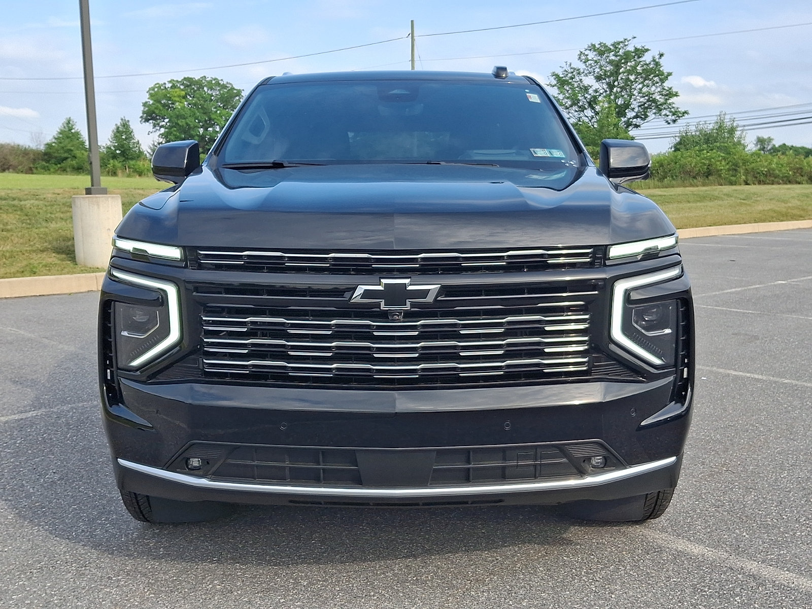 Used 2025 Chevrolet Tahoe High Country AWD/4WD image 8