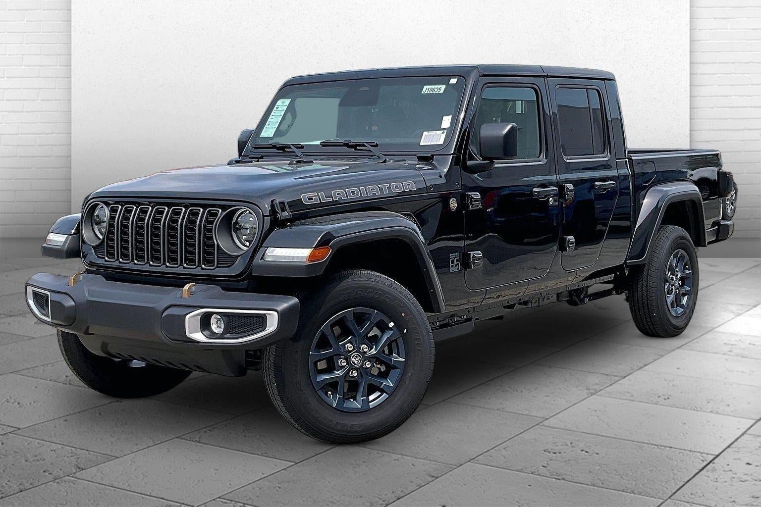 New 2026 Jeep Gladiator Sport AWD/4WD image 2