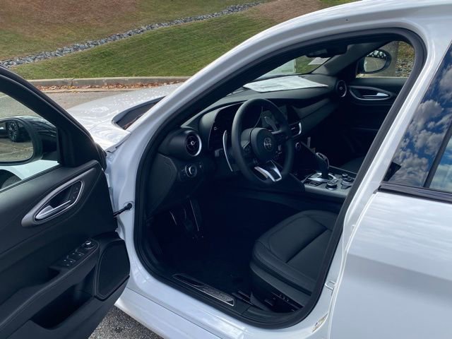 New 2025 Alfa Romeo Giulia AWD image 20