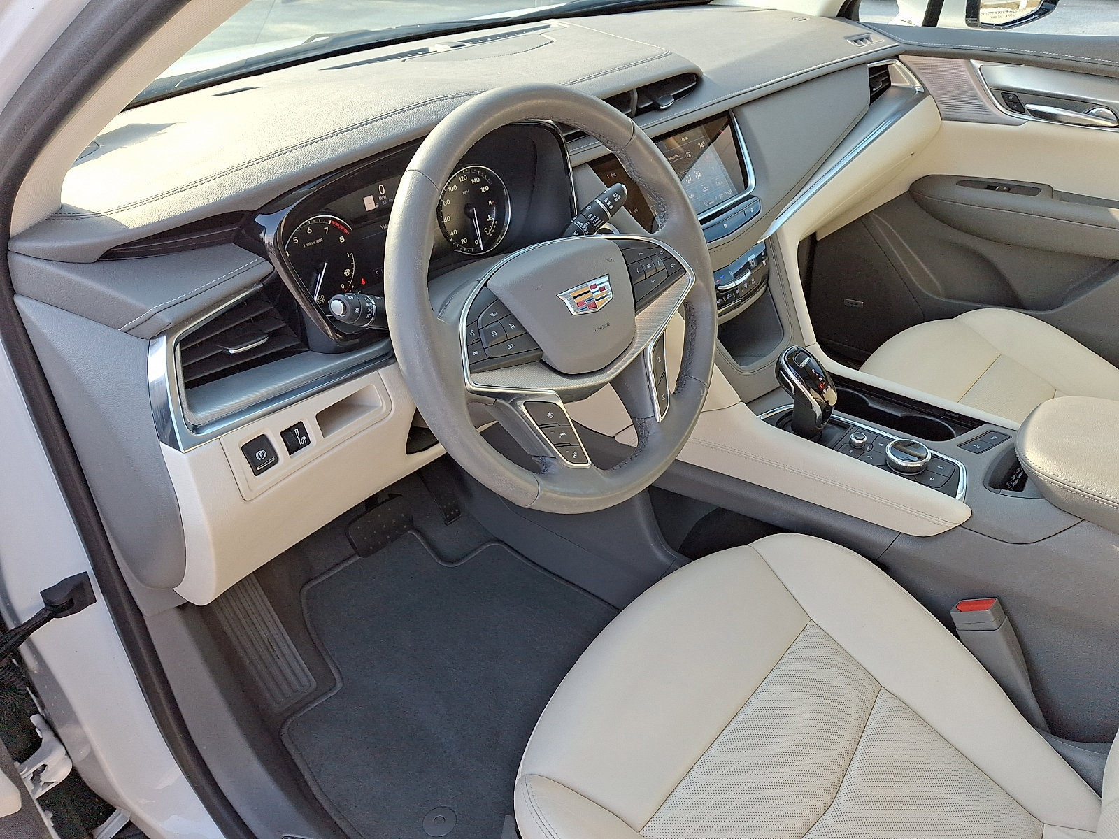 Used 2021 Cadillac XT5 Premium Luxury image 16