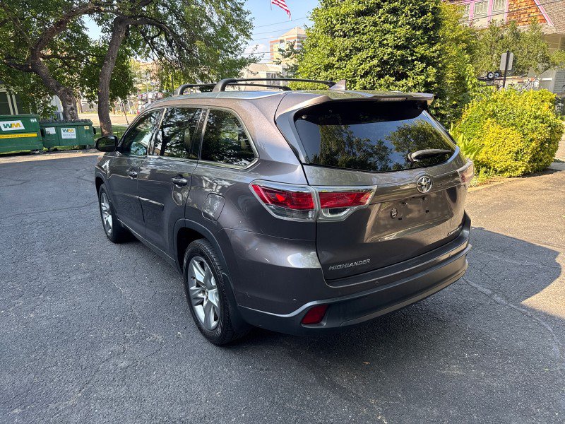 Used 2015 Toyota Highlander Limited AWD/4WD image 4