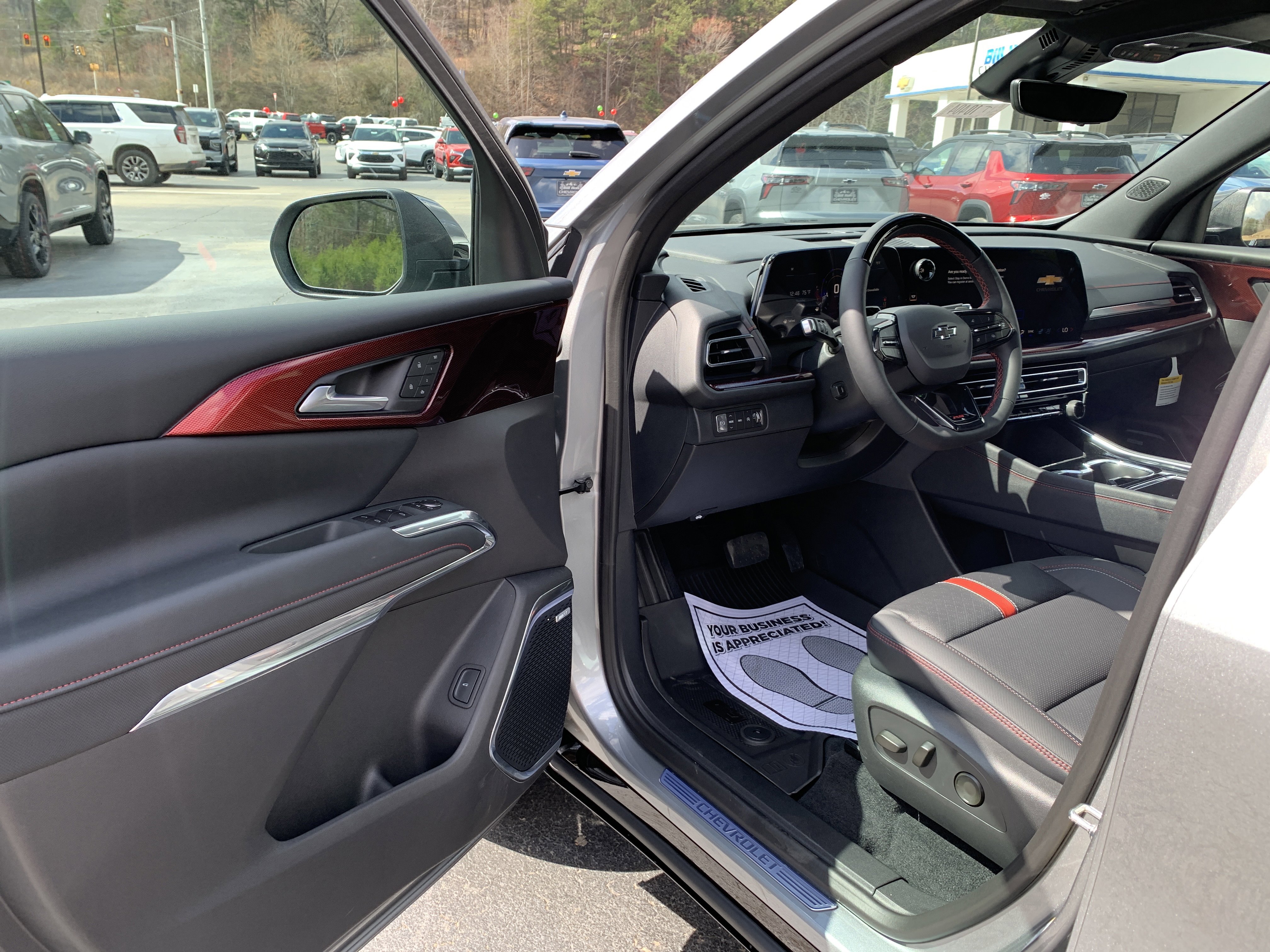 New 2026 Chevrolet Traverse RS w/ LPO, Floor Liner Package image 6