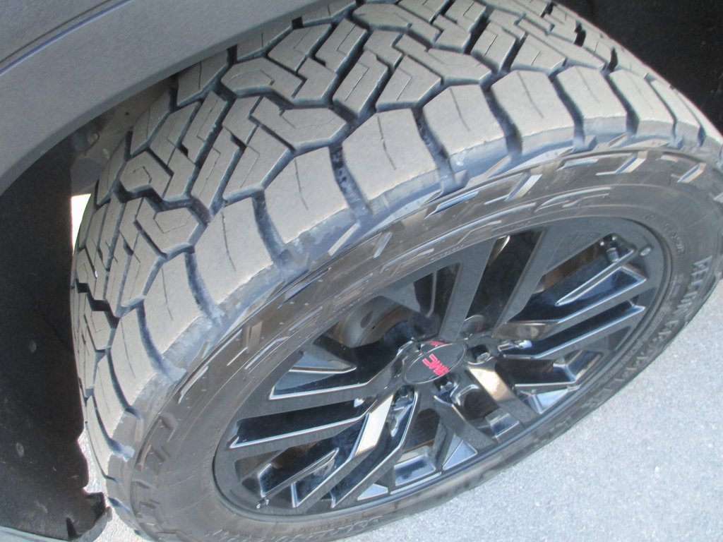 Used 2022 GMC Sierra 1500 SLT w/ SLT Premium Package image 13