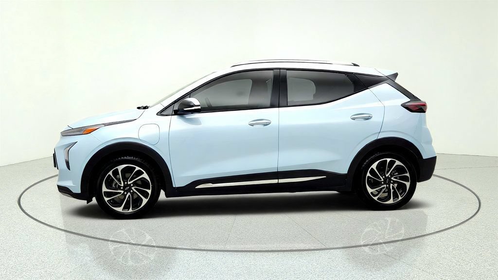 Used 2023 Chevrolet Bolt EUV Premier w/ Sun & Sound Package FWD image 8