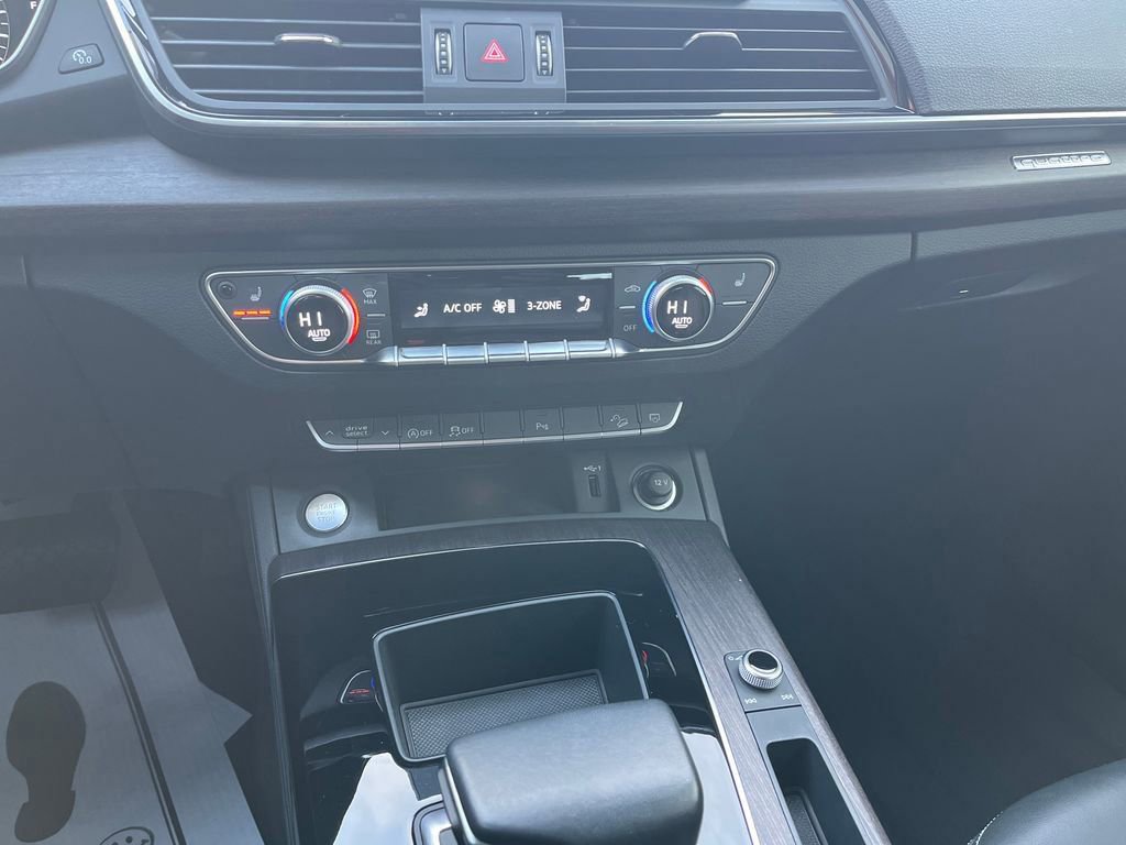 Used 2023 Audi Q5 2.0T Premium w/ Convenience Package image 19