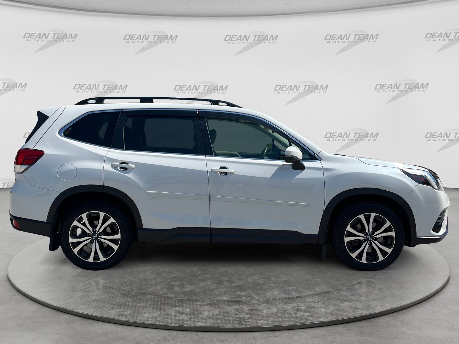 Used 2023 Subaru Forester Limited AWD/4WD image 8