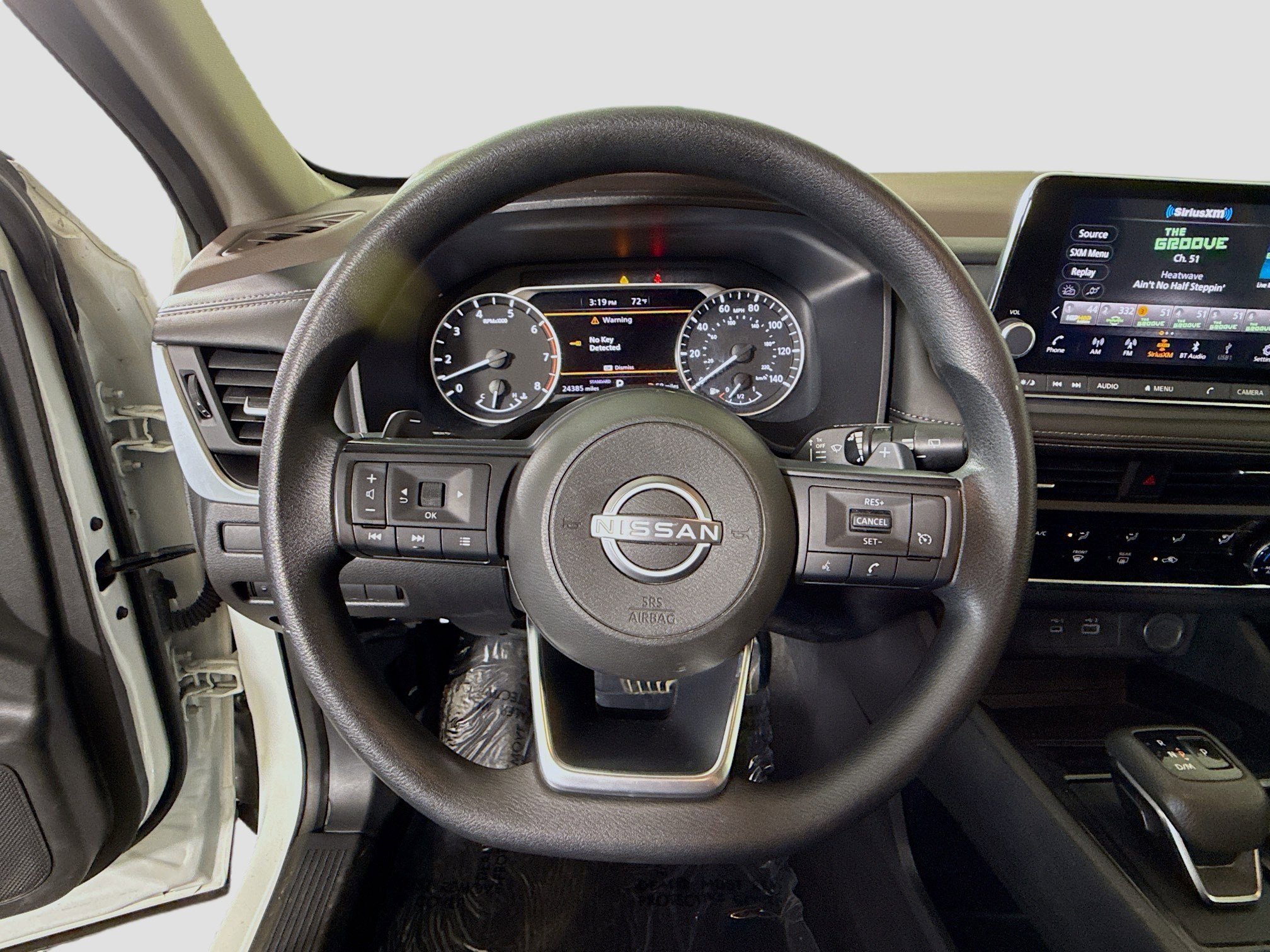 Used 2023 Nissan Rogue S FWD image 13
