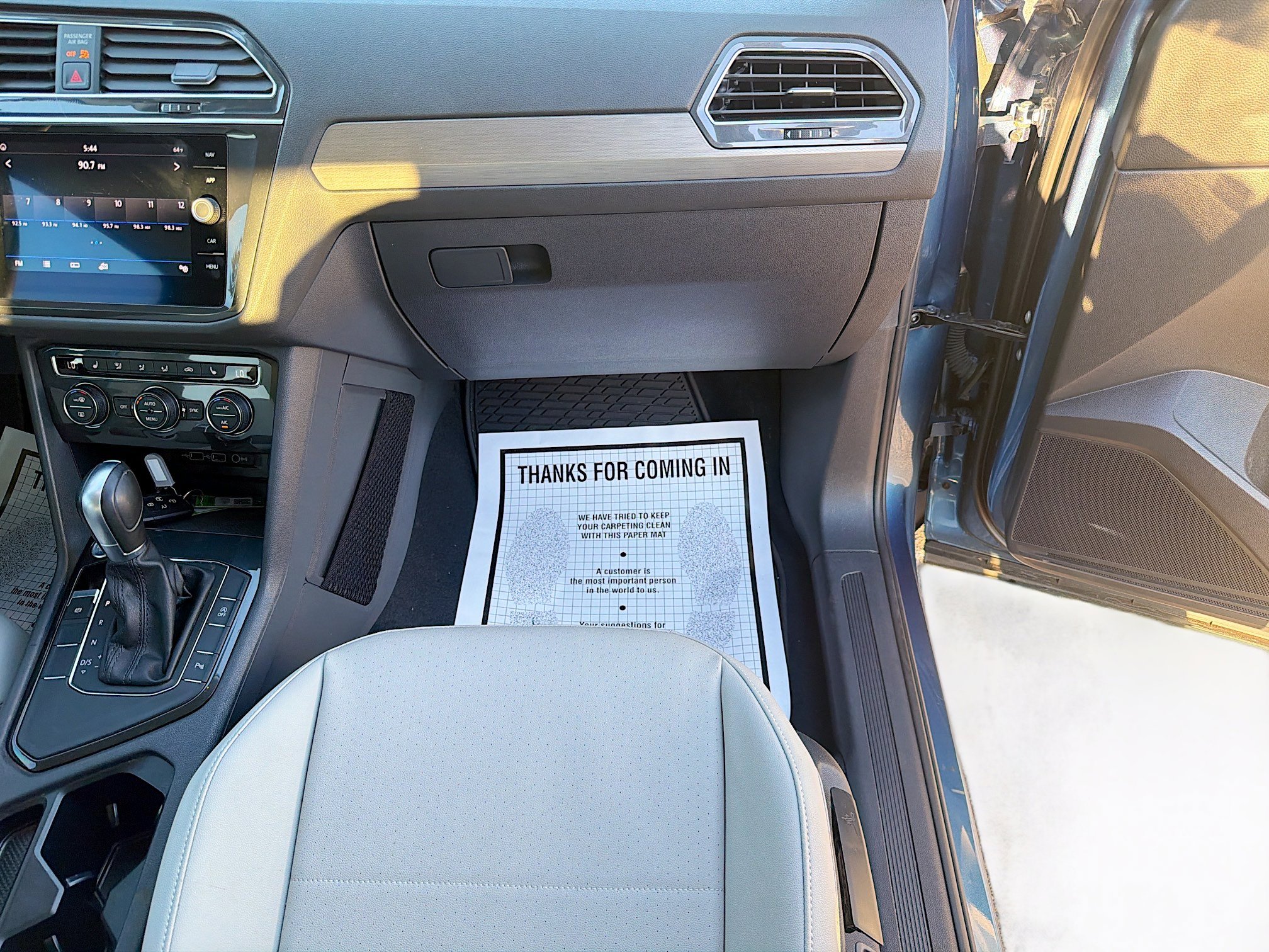 Used 2019 Volkswagen Tiguan SE image 17