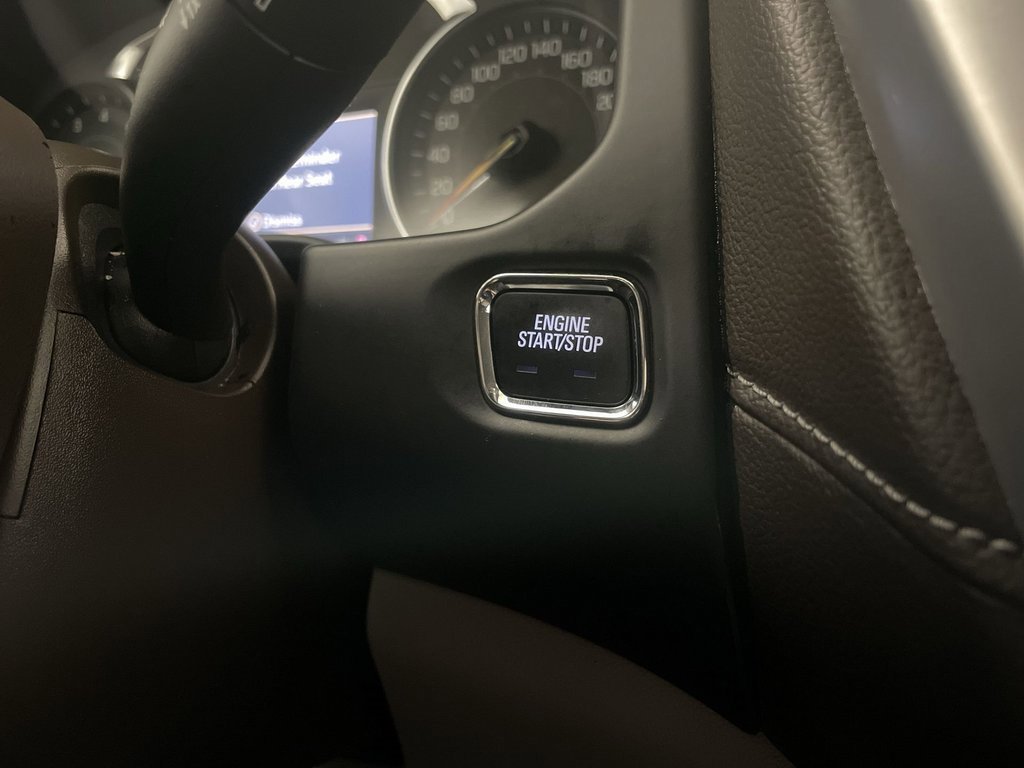 Used 2023 GMC Acadia SLE image 11