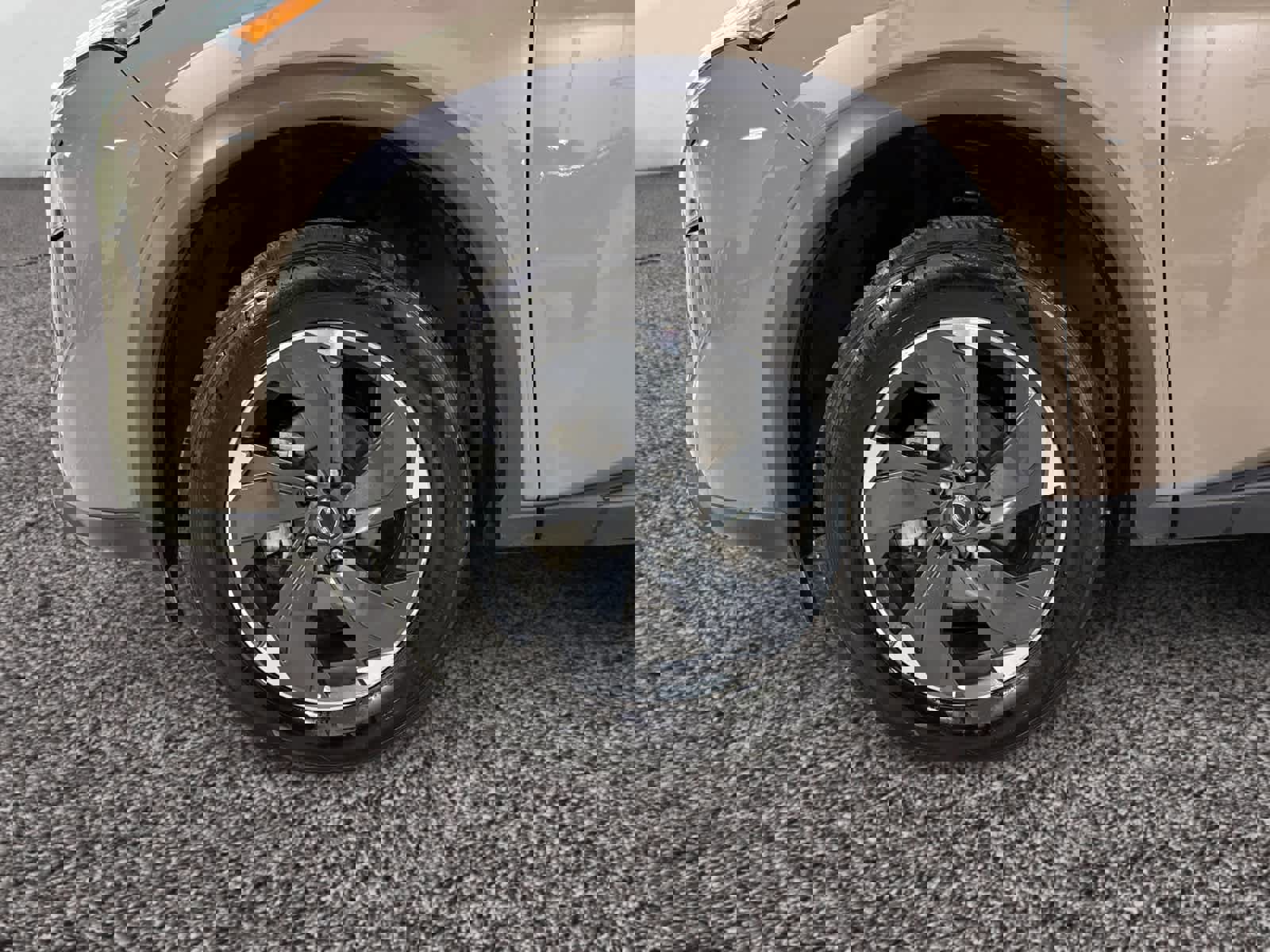 Used 2025 Nissan Rogue SV image 17