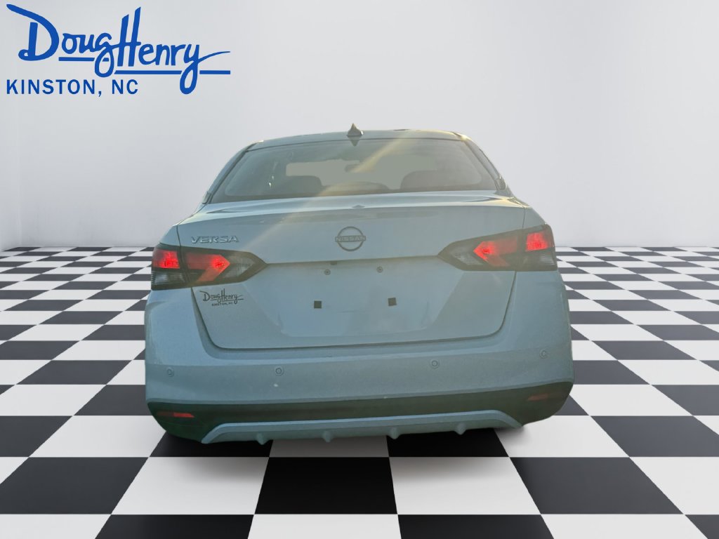 Used 2025 Nissan Versa SV FWD image 4