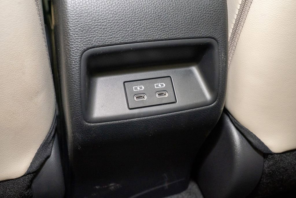 Used 2025 Toyota Corolla XLE image 7