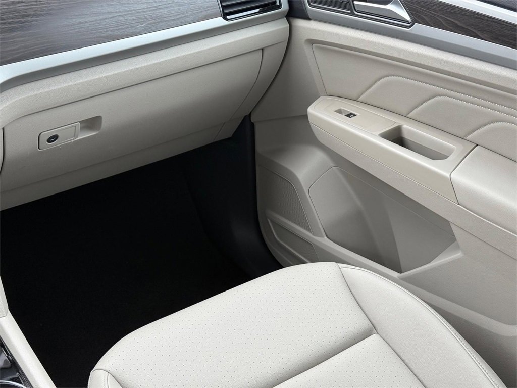 Certified 2023 Volkswagen Atlas SE image 16