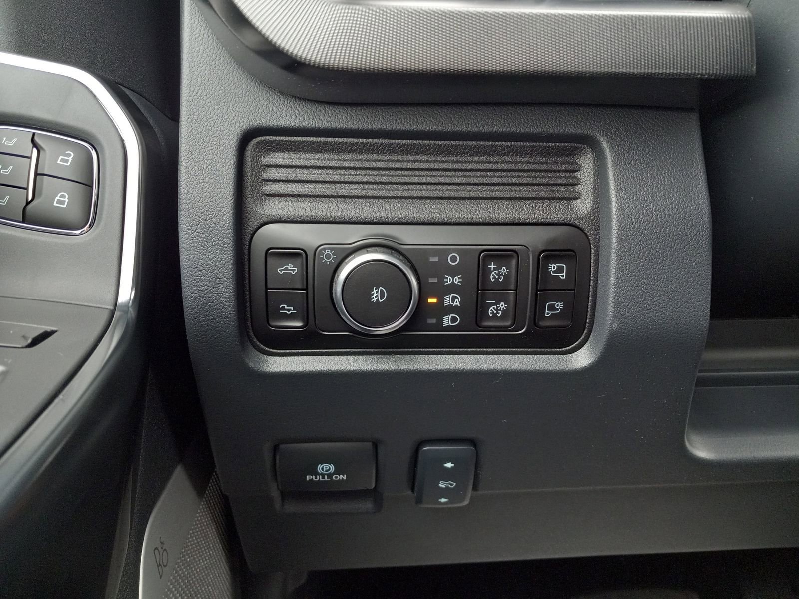 New 2026 Ford F250 Platinum image 25