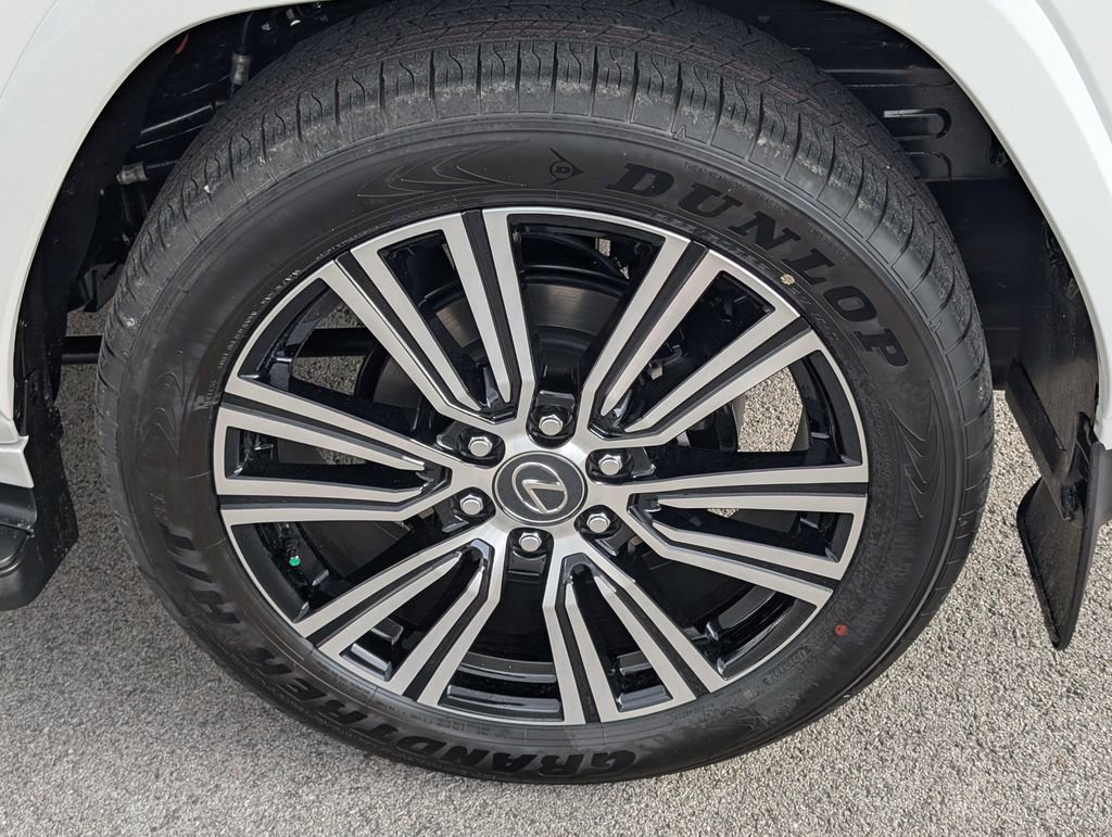 New 2025 Lexus LX 700h Luxury image 20