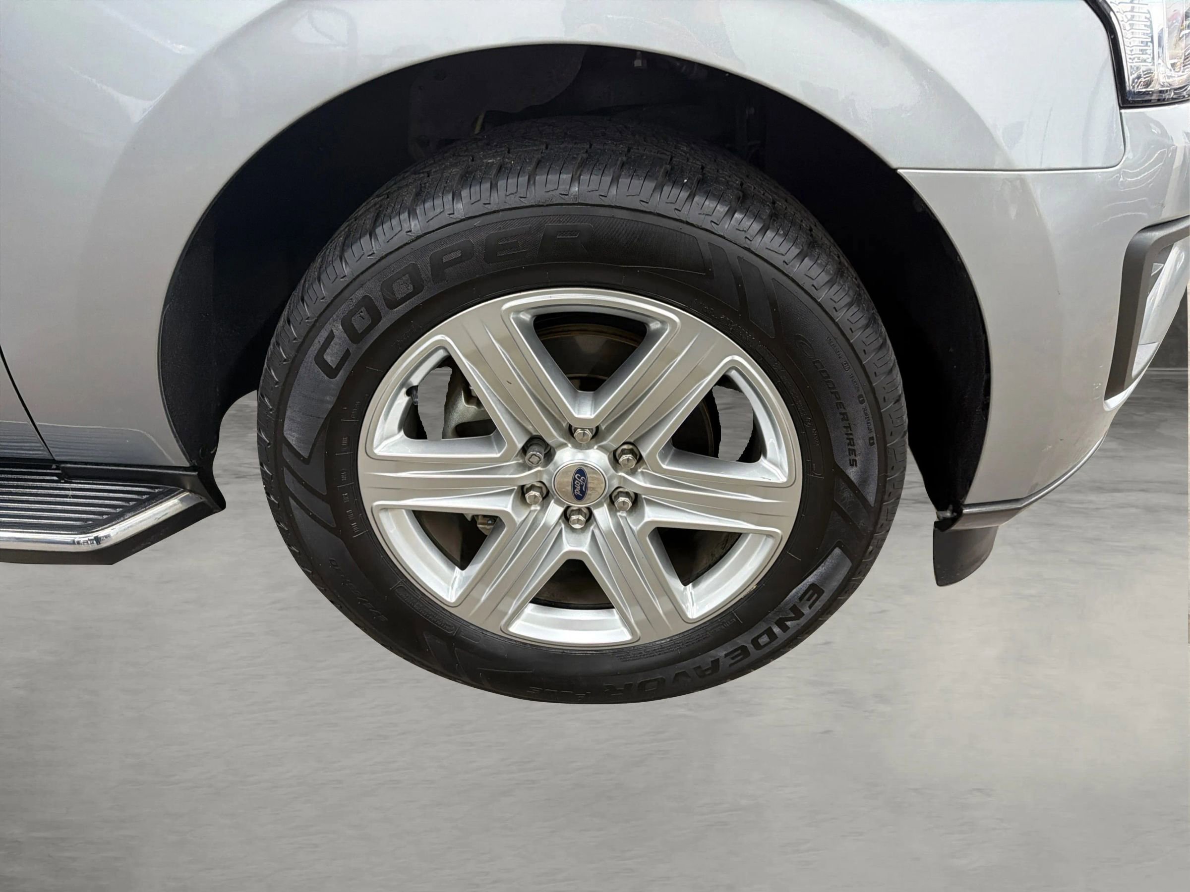 Used 2020 Ford Expedition Max XLT w/ Equipment Group 202A image 18