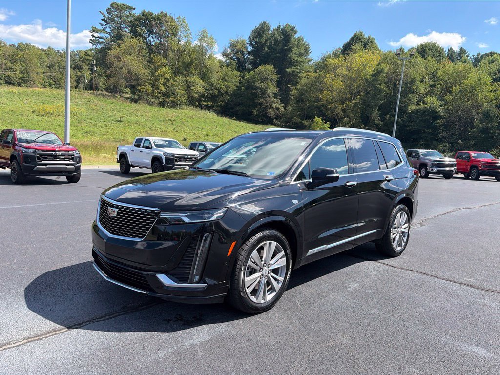 Used 2024 Cadillac XT6 Premium Luxury w/ Technology Package AWD/4WD image 4