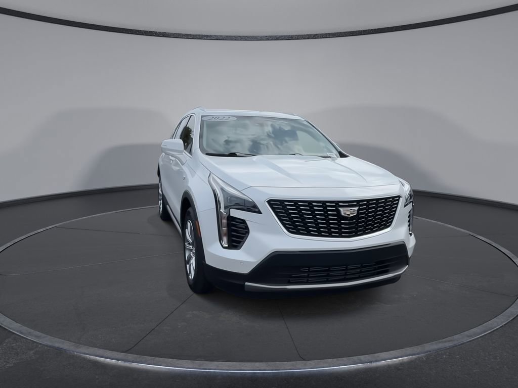 Used 2022 Cadillac XT4 Premium Luxury w/ Enhanced Visibility Package FWD image 3