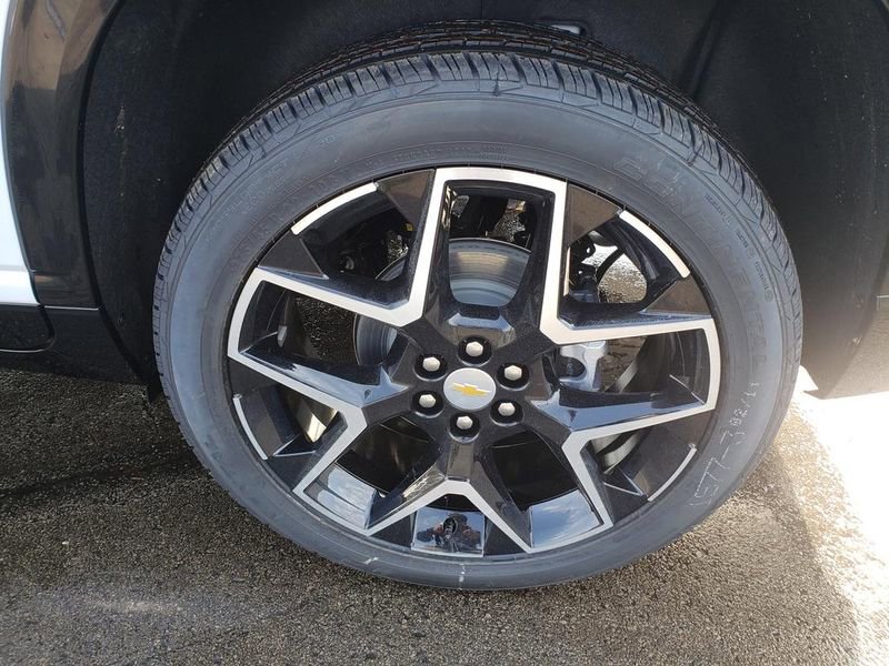 New 2026 Chevrolet Traverse High Country w/ LPO, Floor Liner Package AWD/4WD image 12