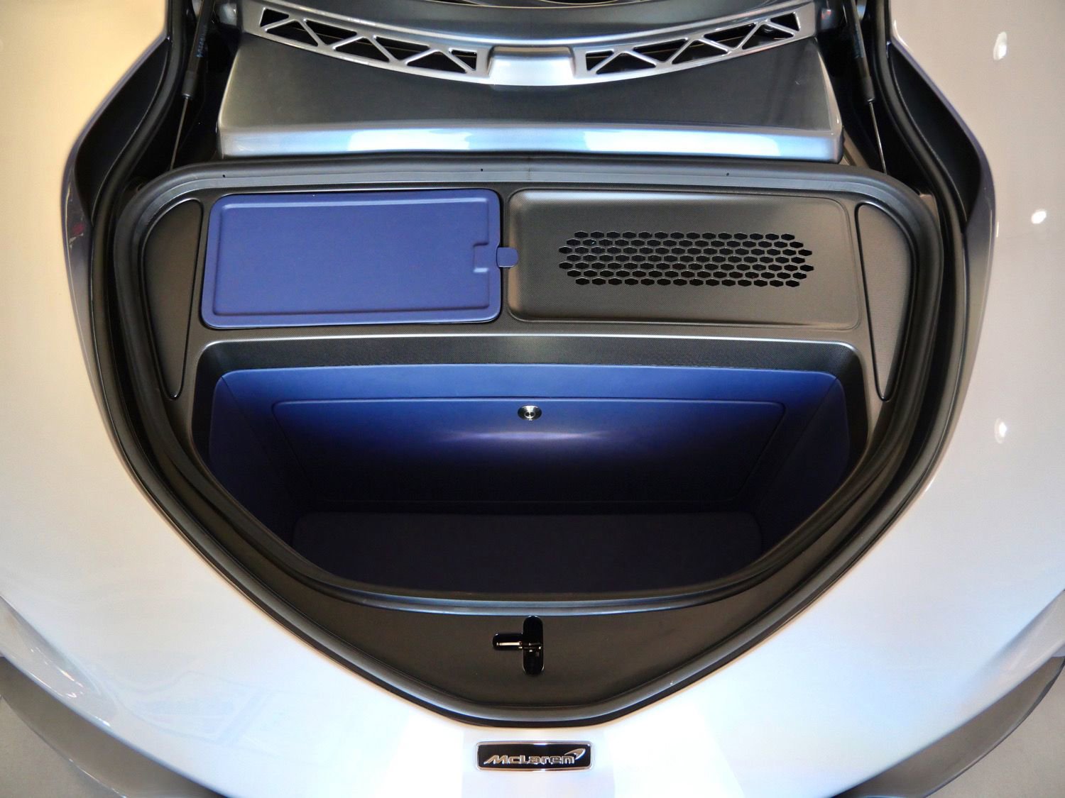 Used 2020 McLaren Speedtail image 17