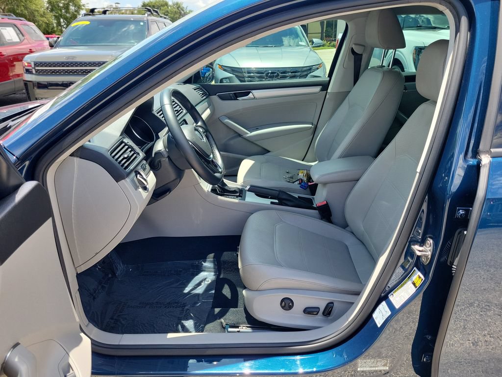 Used 2019 Volkswagen Passat 2.0T Wolfsburg w/ Wheels & Sunroof Package FWD image 20