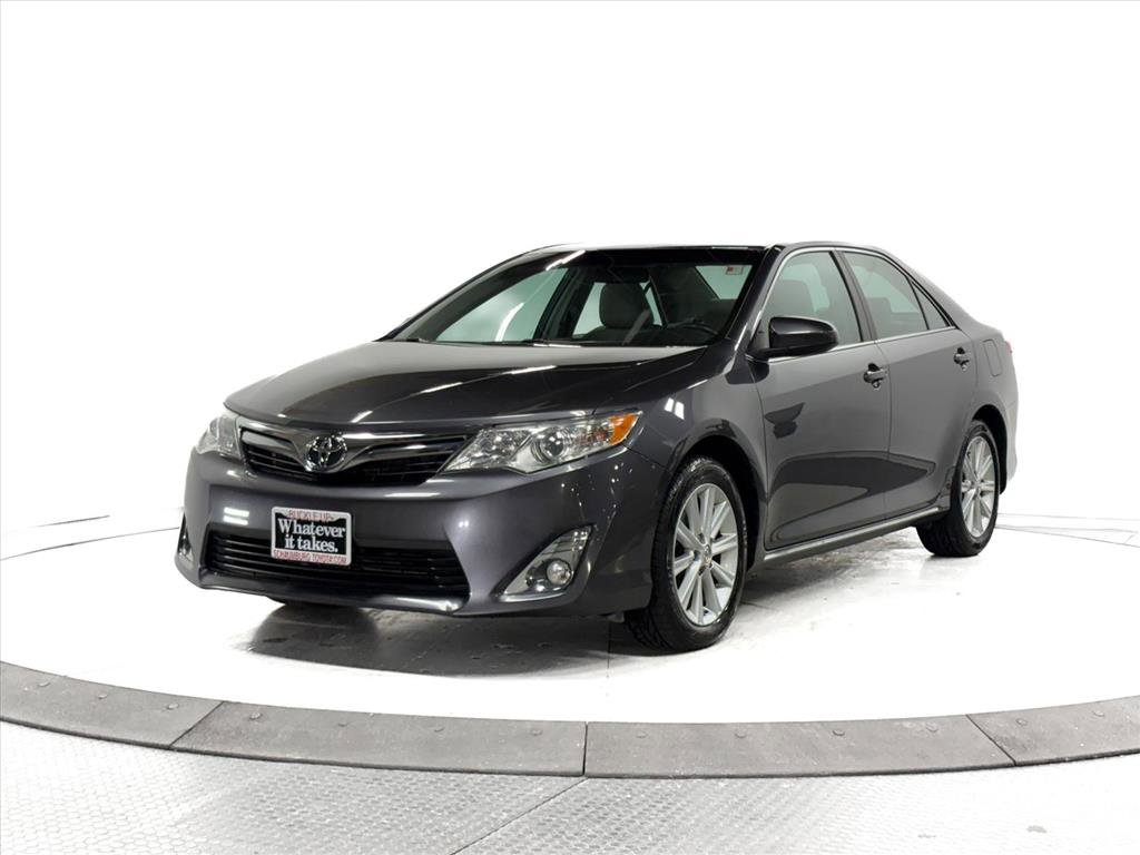 Used 2013 Toyota Camry XLE video 3
