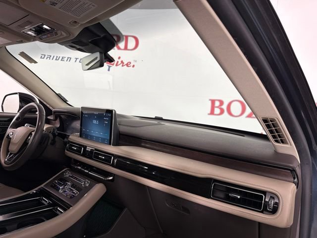 Used 2022 Lincoln Aviator Grand Touring w/ Equipment Group 301A AWD/4WD image 17