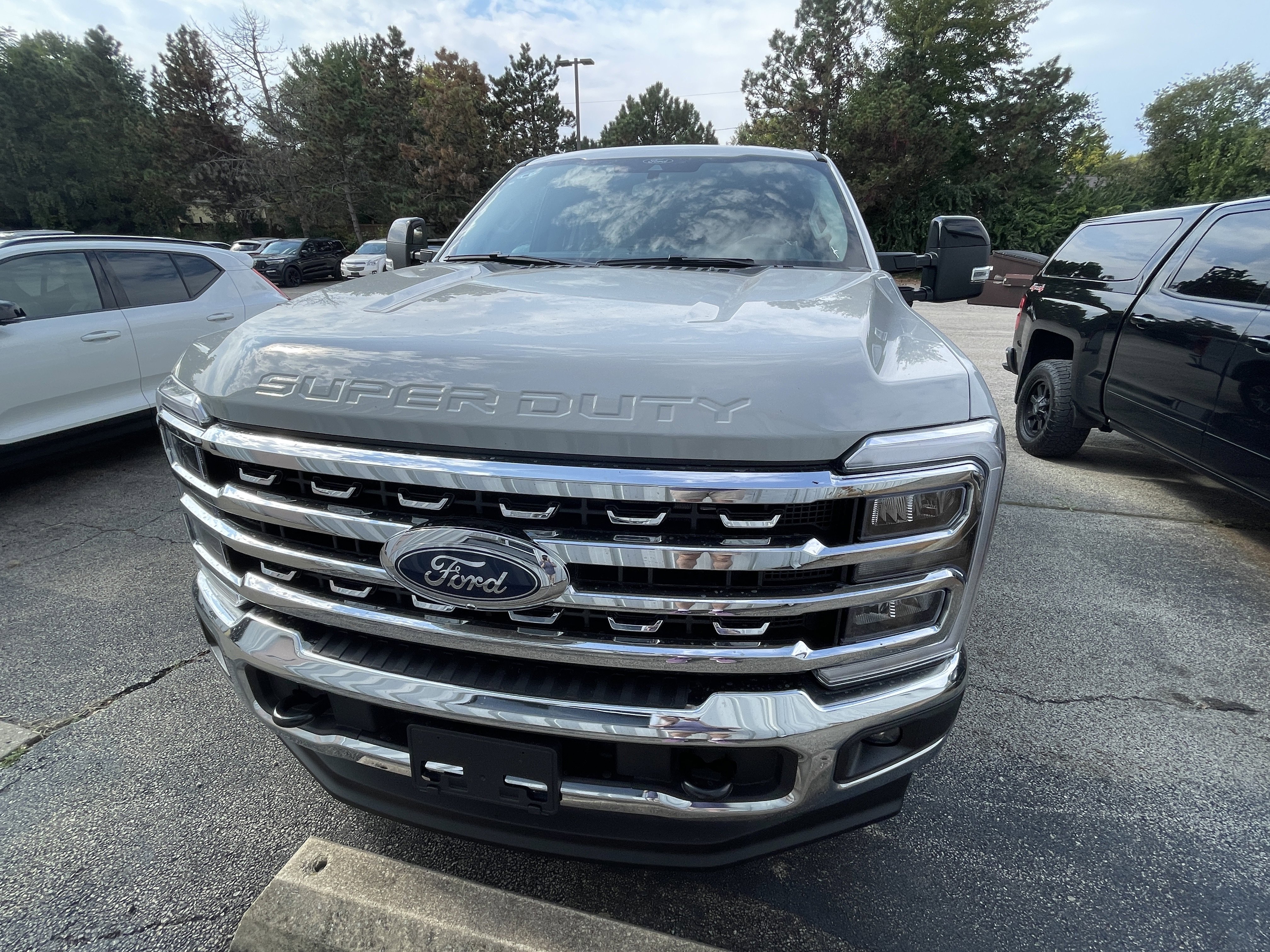 New 2026 Ford F250 Lariat w/ FX4 Off-Road Package image 3