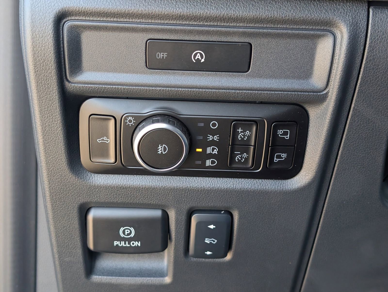 Used 2025 Ford F150 Lariat w/ Equipment Group 501A Mid image 26