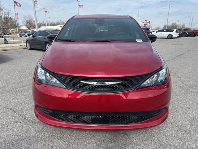 New 2026 Chrysler Voyager LX image 2