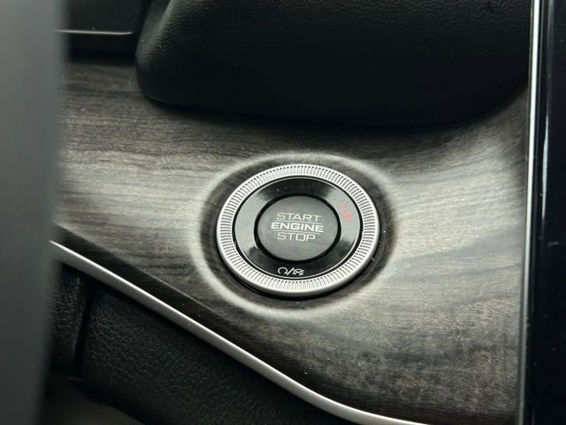 Used 2023 Jeep Grand Cherokee Limited w/ Luxury Tech Group II image 44