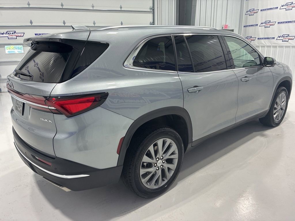Used 2025 Buick Enclave Preferred AWD/4WD image 8