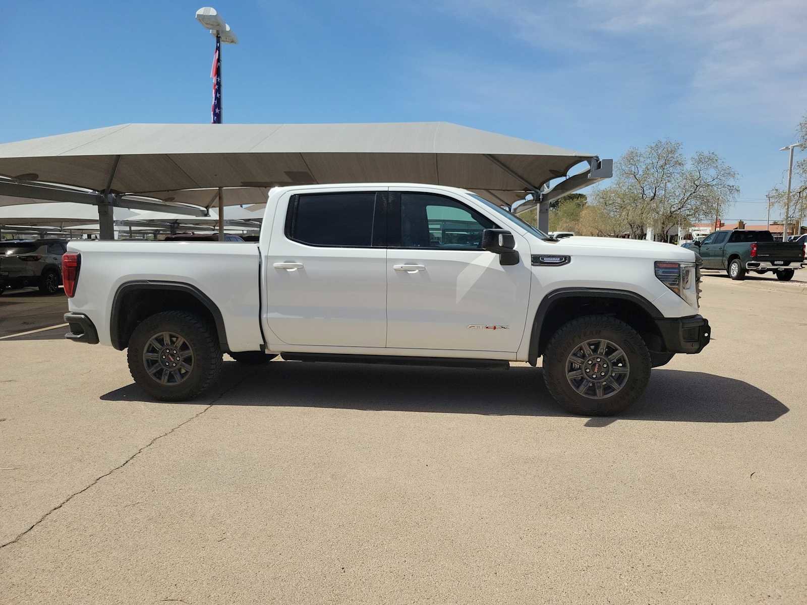 Used 2024 GMC Sierra 1500 AT4X image 9