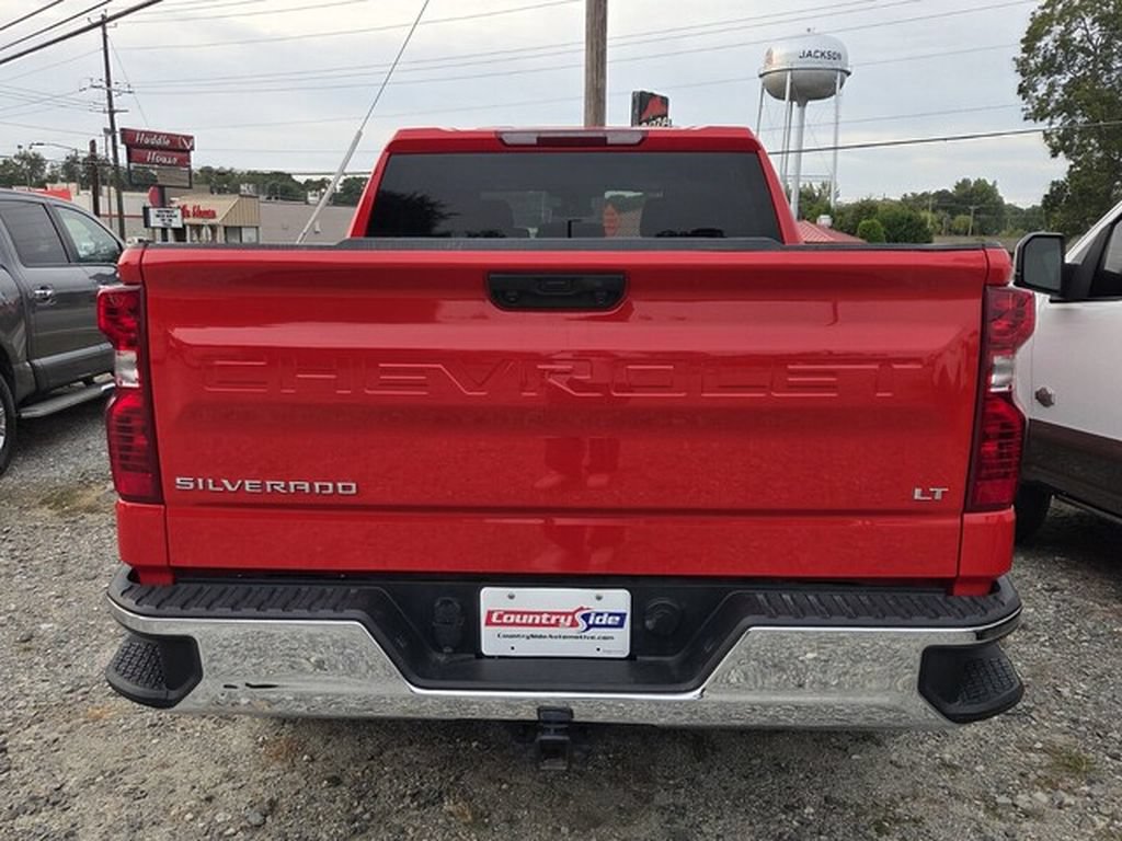 Used 2025 Chevrolet Silverado 1500 LT AWD/4WD image 4