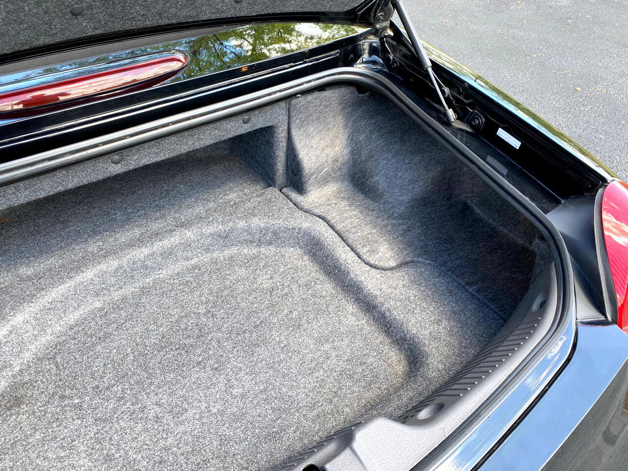 Used 2002 Ford Thunderbird Deluxe image 39