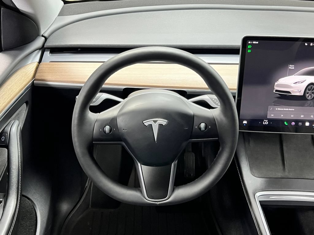 Used 2025 Tesla Model Y Long Range AWD/4WD image 24