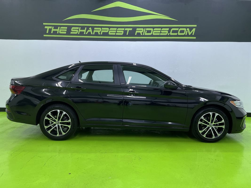 Used 2024 Volkswagen Jetta Sport FWD image 10