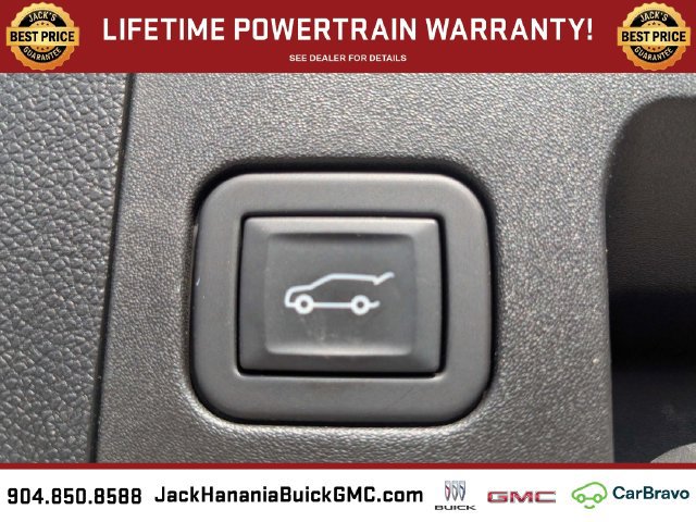 Used 2024 Cadillac XT4 Luxury w/ Cold Weather Package FWD image 13