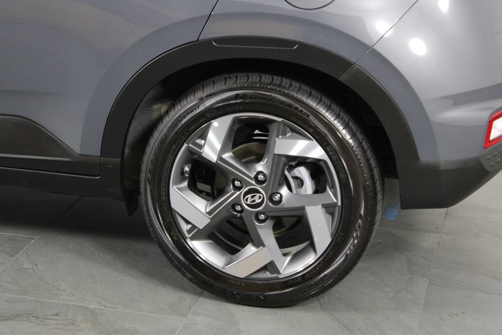 Used 2026 Hyundai Venue SEL FWD image 15