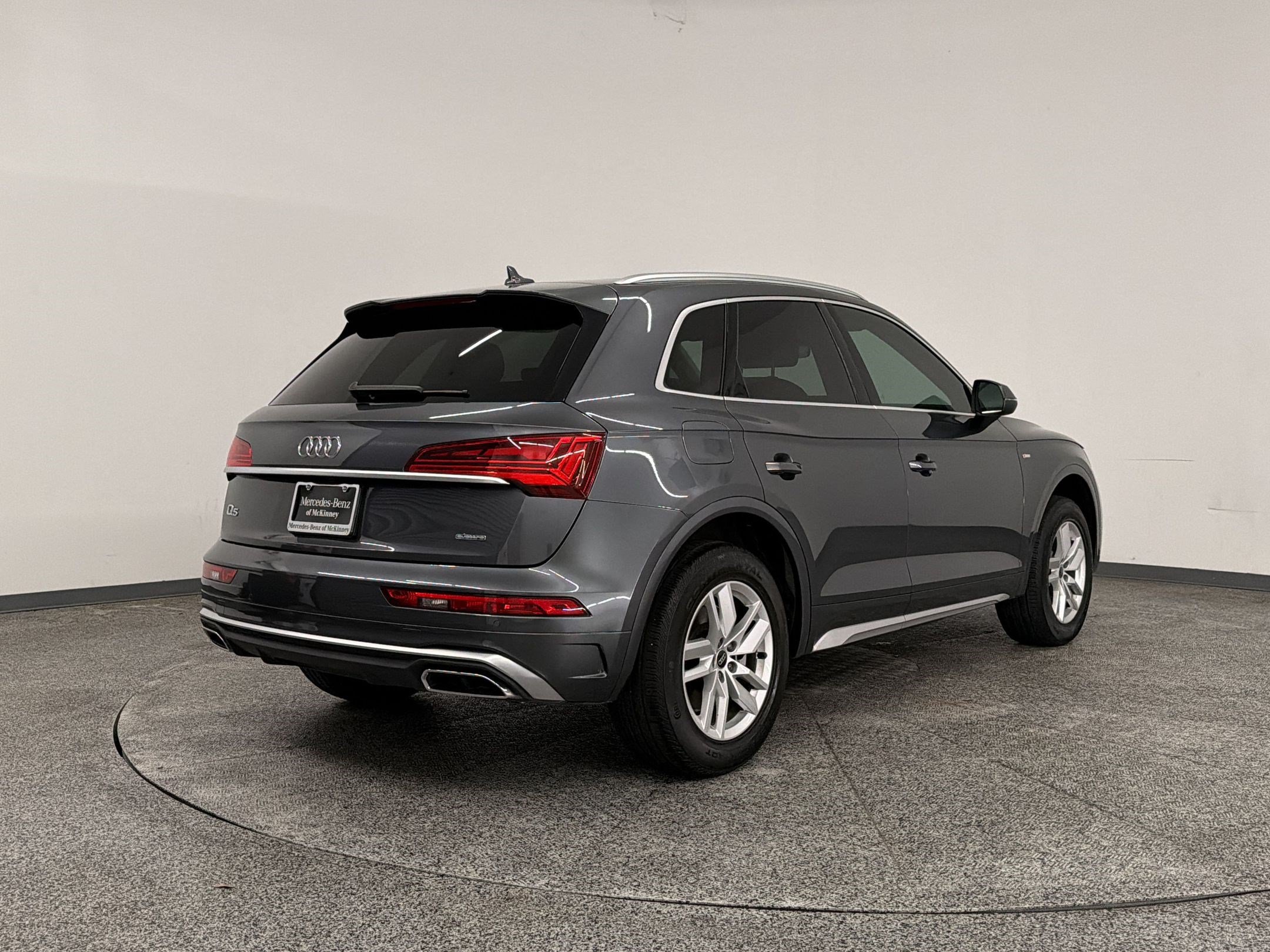 Used 2023 Audi Q5 2.0T Premium w/ Convenience Package AWD/4WD image 9