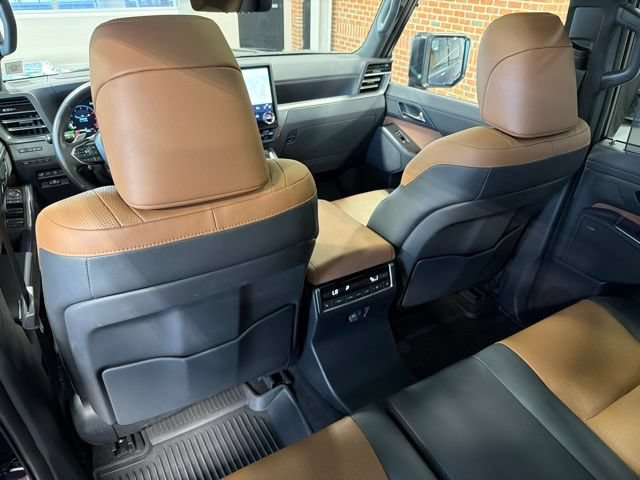 Used 2024 Lexus GX 550 w/ Accessory Package (Z1) AWD/4WD image 30
