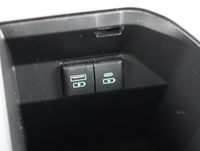 Used 2022 Toyota Camry XSE image 35