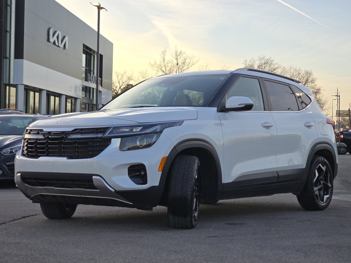 Used 2024 Kia Seltos EX image 13