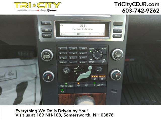 Used 2010 Volvo V70 3.2 image 22